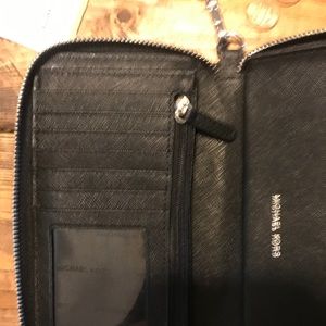 Michael Kors Bags - Michael Kors Wallet/Wristlet Michael Kors Bags - Michael Kors Wallet/Wristlet